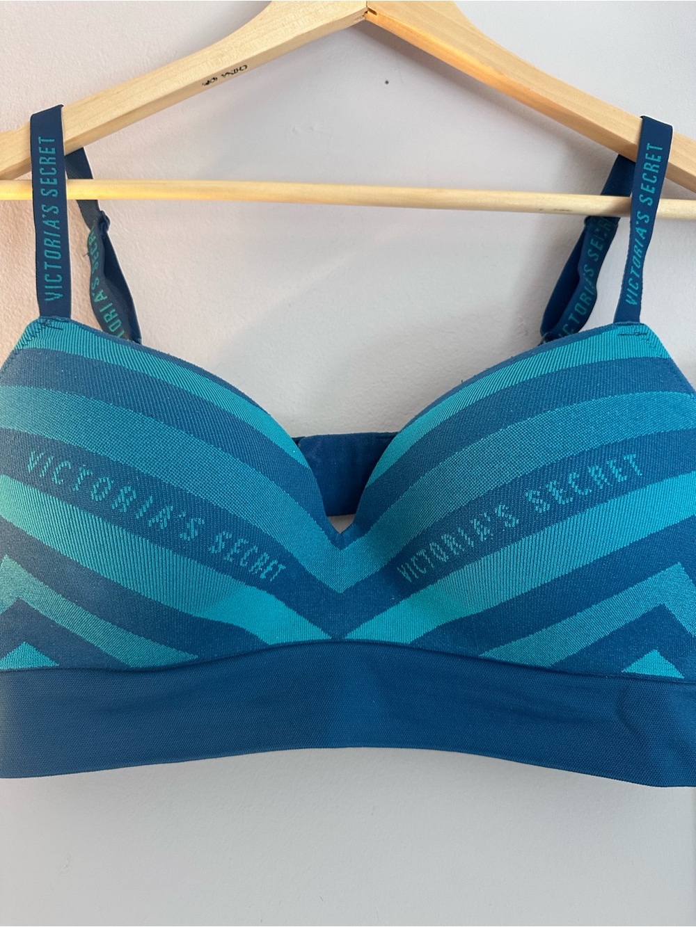 Victoria's Secret Striped Blue Wireless Padded Bralette - Picture 2 of 8